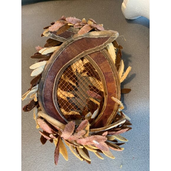 Ladies Tan and Taupe Leaves Hat with Velvet Trim Sz 22 Vintage - Picture 7 of 8